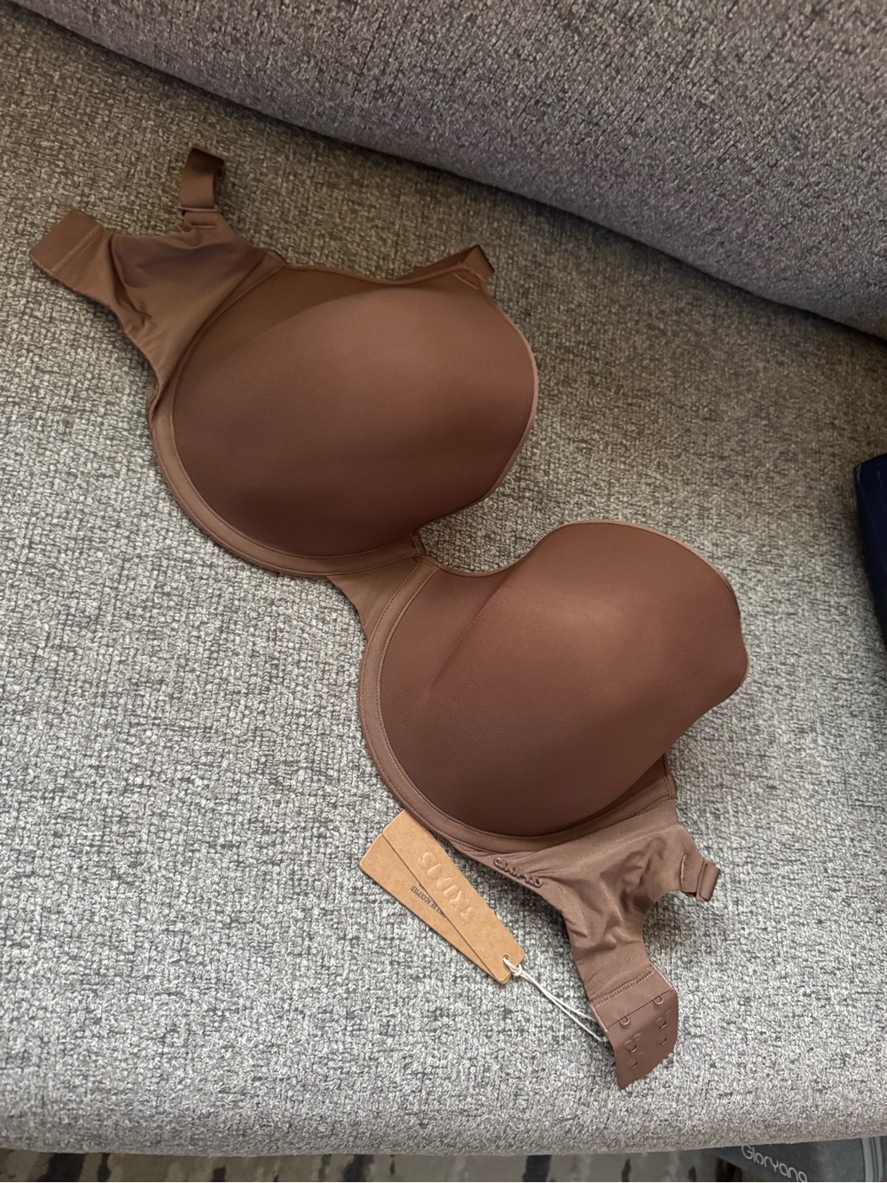 Skims weightless Demi bra 32H